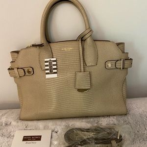 NWT HB bag w/ det. Sh strap. Lthr emb. Zip top. 9 1/2” tall x 12 1/2”wide